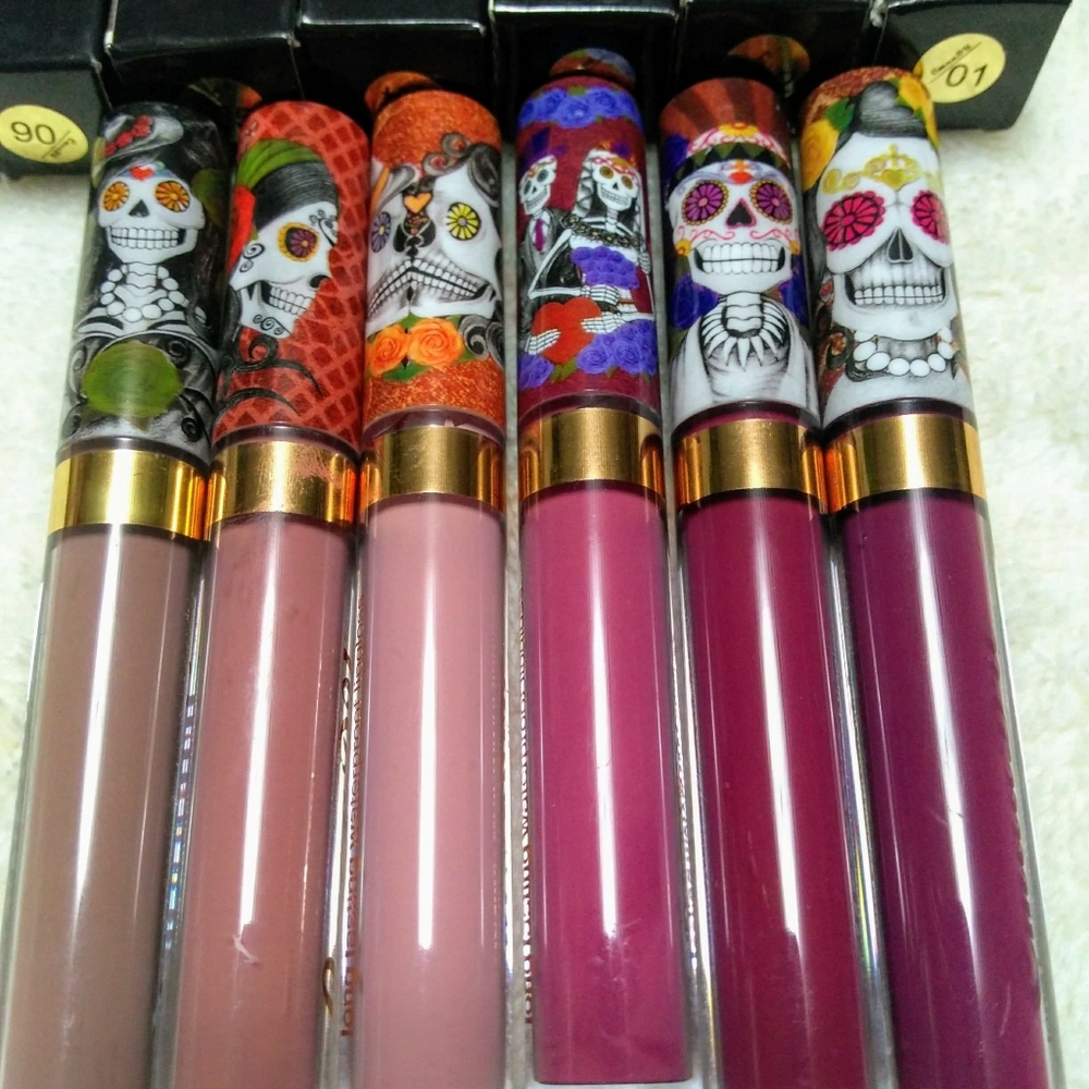 Lipstick - Picture 6 of 8